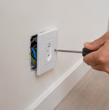 Instalação de tomadas elétricas residenciais em Blumenau